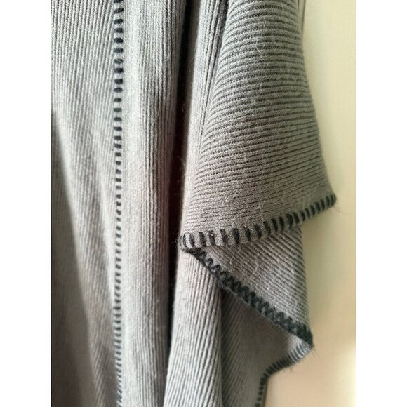 Apt 9 grey and black knit poncho - Picture 4 of 8
